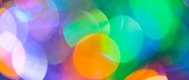 Neşeli Kutlama İçin Renkli Odaklanmış Bokeh Işıkları Akan Gradyan Arkaplanı