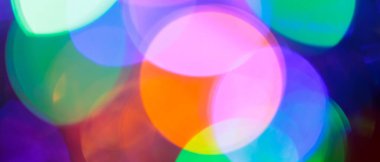 Neşeli Kutlama İçin Renkli Odaklanmış Bokeh Işıkları Akan Gradyan Arkaplanı