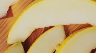 Olgun Sarı Kavun Ev Mutfağında Tahta Kesme Tahtasında, Yakın Çekim