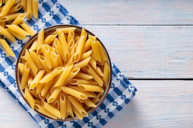 Mavi Mutfak Mutfağı Ahşap Arkaplanda Penne Makarnası