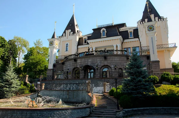 乌克兰基辅市中心的Thumbelina喷泉 — 图库照片