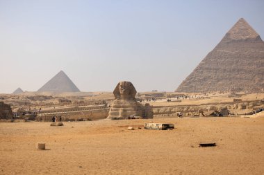 Kahire yakınlarında Gizeh piramitleri - Mısır.