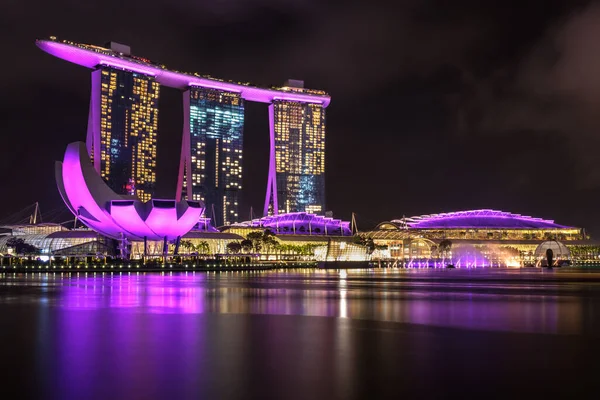 Marina Bay Sande Von Singapur Der Nacht Beleuchtet — Stockfoto