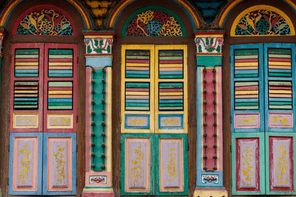 Janelas Paredes Casa Colorida Mais Famosa Pequena Índia Sinagpore Fotos De Bancos De Imagens Sem Royalties