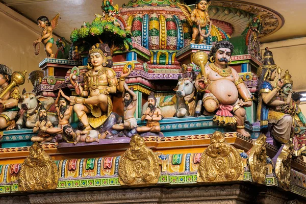 Escultura Colorida Sri Thendayuthapani Temple Singapura Imagens De Bancos De Imagens