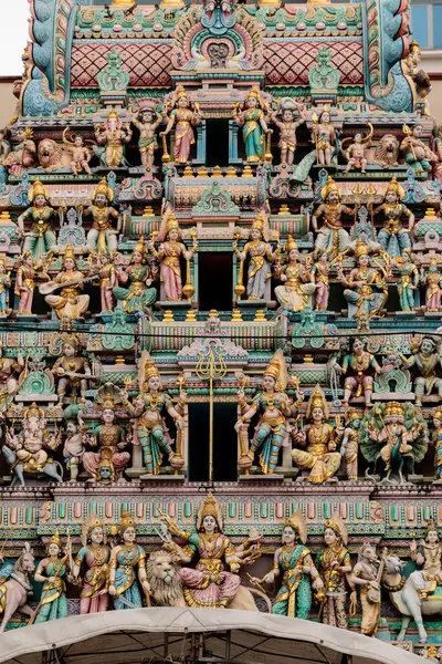 Sri Thendayuthapani Tapınağı girişi - Singapur. 