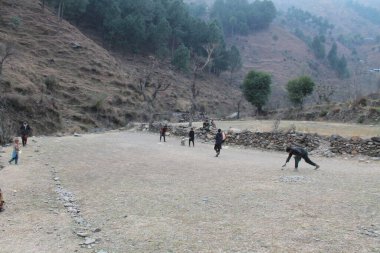 Soğuk ve kar bölgelerindeki tepe bölgelerine Kış Yardımı desteği 