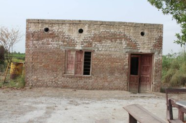 Mescid, okul ve köy yaşam tarzının inşası için farklı paydaşlarla topluluk toplantısı 