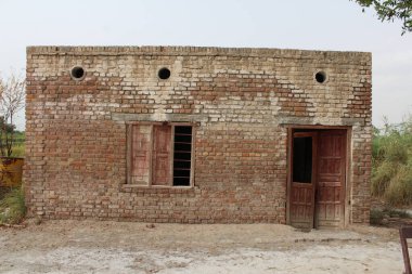 Mescid, okul ve köy yaşam tarzının inşası için farklı paydaşlarla topluluk toplantısı 