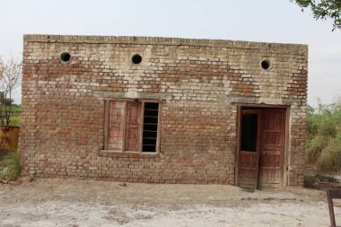 Mescid, okul ve köy yaşam tarzının inşası için farklı paydaşlarla topluluk toplantısı 