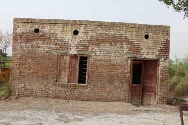 Mescid, okul ve köy yaşam tarzının inşası için farklı paydaşlarla topluluk toplantısı 