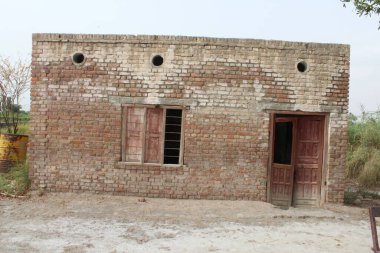 Mescid, okul ve köy yaşam tarzının inşası için farklı paydaşlarla topluluk toplantısı 