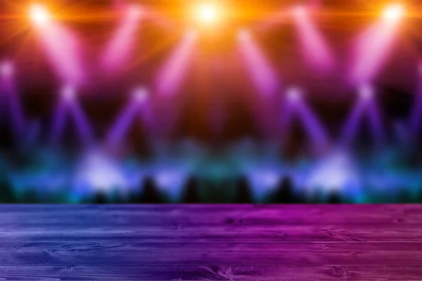 Rozmyta Kolorowa Sala Koncertowa Dyskoteka Przestrzeń Taneczna Tło Pustą Drewnianą — Zdjęcie stockowe