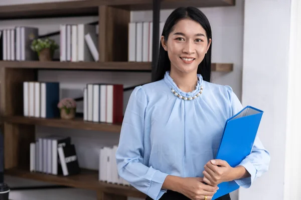 Retrato Asiático Senhora Secretária Escritório Empregado Empresário Mulher Trabalhador Feliz — Fotografia de Stock