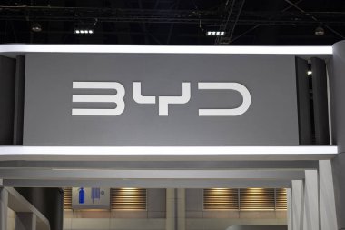 Bangkok, THAILAND - 30 Mart 2023: BYD Auto Brand imzalı logo 