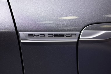 Bangkok, THAILAND - 30 Mart 2023: BYD Auto Brand imzalı logo 