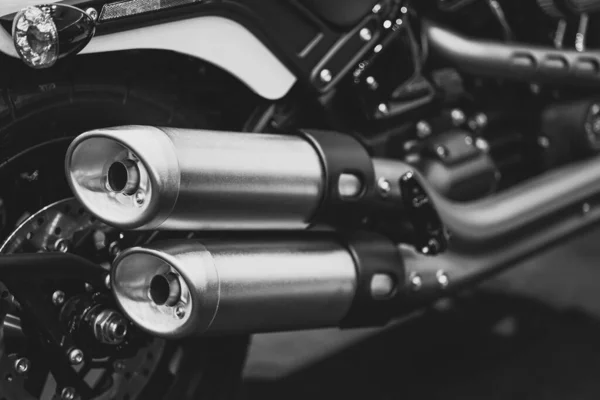 Motorcycle Closeup Customs Exhaust Pipes Big Muffler End Tip Dual — Stock Photo, Image