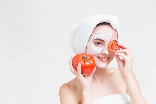 Mulher Bonita Com Cuidados Com Pele Facial Tomate Lycopene Vitamina — Fotografia de Stock