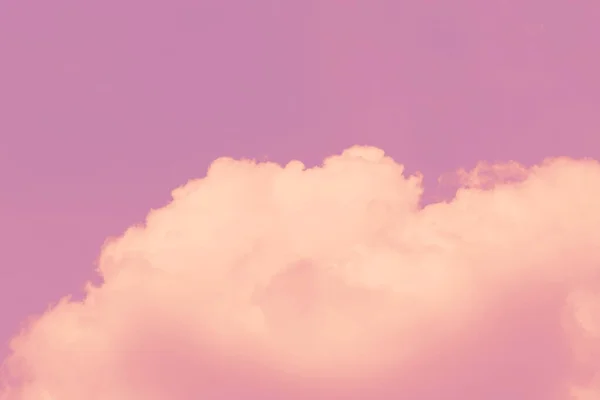 Vintage Toon Roze Hemel Achtergrond Met Witte Wolken Fantasie Grote — Stockfoto