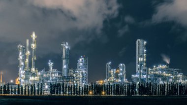 Alacakaranlık, Petrol Rafineri, Enerji Sanayii ve Petrokimya Fabrikası Boru Hattı Çelik, Rafineri Fabrikası Petrol Depolama Deposu ve Geceleri Boru Hattı Çelik.