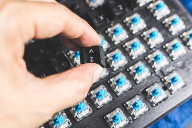 Bilgisayarı kapat PC klavye mekanik anahtarı temizleme veya anahtar tipini değiştirme tuşu altında