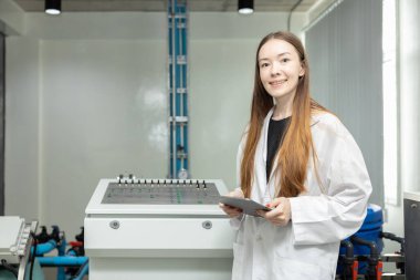 Modern çiftçi akıllı otomatikman hassas PH suyu ve gübre karıştırıcı püskürtücüler akıllı tarım için enjeksiyon kontrol odası