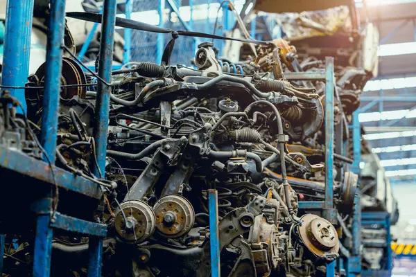 Satılık araba yedek parça deposu geri dönüşüm için, araba eski direksiyon yedek parçası hurdalıktan