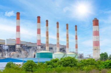 Yeşil Kömür Santrali, Modern Enerji temiz enerji üretim endüstrisi Maemoh Tayland 'da bacası olan bina