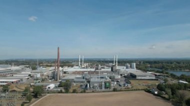 Neuss, Kuzey Ren-Vestfalya 'daki Speira şirketi Alüminyum Yuvarlama ve Geri Dönüşüm Fabrikası. 