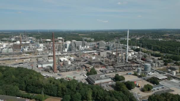 位于北莱茵 威斯特法伦州Gelsenkirchen市的世界主要化学品 化肥和塑料制造商之一 沙特基础工业公司的化学综合体 — 图库视频影像