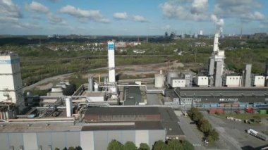 Linde Gaz, Duisburg 'da bulunan Thyssen Krupp Çelik AG' nin eski bir tesisinde oksijen, nitrojen ve argon için birçok hava ayırma tesisi işletiyor..