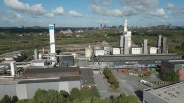 Linde Gaz, Duisburg 'da bulunan Thyssen Krupp Çelik AG' nin eski bir tesisinde oksijen, nitrojen ve argon için birçok hava ayırma tesisi işletiyor..