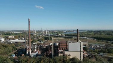Venator Almanya GmbH titanyum dioksit pigmentleri, ahşap koruyucuları ve su kimyasalları üzerine odaklı bir kimyasal üreticisi. Merkezi Duisburg 'da bulunan şirketin yaklaşık 962 çalışanı vardır..