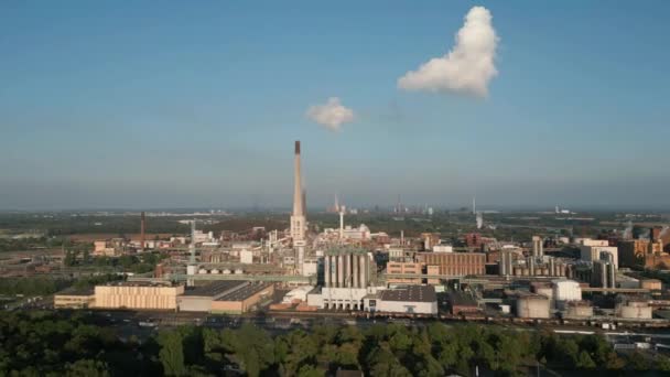 Chempark Severozápadním Krefeldu Průmyslovým Parkem Chemického Průmyslu Lokalita Vyrábí Polykarbonáty — Stock video