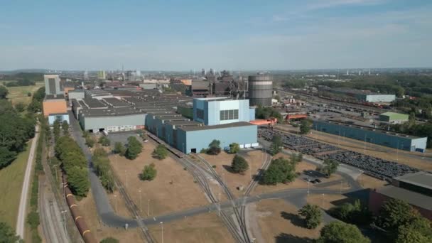 Thyssenkrupp钢厂热轧带轧机及轧机 公司的核心业务是炼钢和生产扁钢产品 以及提供与钢铁有关的服务 — 图库视频影像