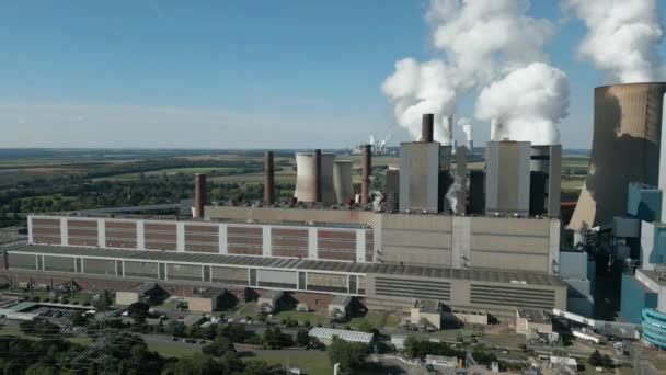 ドイツのニーダーハウゼンにある褐炭火力発電所の空中図 出力は2 804 Mwで ニューロアス発電所に次いでドイツで2番目に強力な発電所です — ストック動画