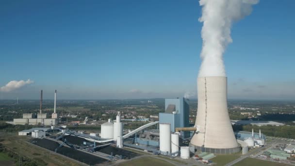 位于多特蒙德 埃姆斯运河 Datteln 附近的硬煤发电厂 第4座 的空中景观 它由Uniper运营 新的1100兆瓦的建设始于2007年 于2020年5月30日投入运营 — 图库视频影像