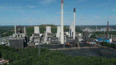 Almanya 'nın Northrhine-Westphalia kentindeki sert kömür santrali Scholven' in hava görüntüsü. Enerji şirketi Uniper tarafından işletilen bu güç istasyonu 760 Megawatt kapasiteye sahiptir..