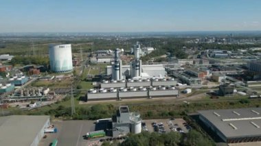Köln yakınlarındaki Hrth 'deki Knapsack II Bileşik Gaz Türbini (CCGT) santrali Haziran 2013' te faaliyete başladı. Gaz yakıtlı elektrik santralinin elektrik çıkışı 430 Megawatt (brüt) ve Sırt Torbası Kimyasal Sanayi Parkı 'nda bulunmaktadır..