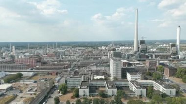 Almanya 'nın üçüncü büyük endüstriyel kümesi olan ve Avrupa' nın en büyük kimyasal üretim tesisleri arasında yer alan Marl Chemical Park 'taki Kömür Ateşli Enerji Santrali. Arazi 6 kilometrekarenin üzerinde... 