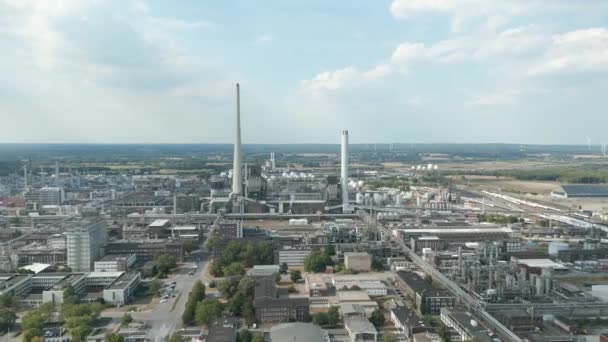 马尔化学园 Marl Chemical Park 的燃煤发电厂是德国第三大大型化工企业 也是欧洲最大的化工企业之一 这个网站占地面积超过6平方公里 — 图库视频影像