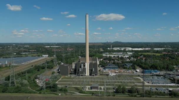 德国埃森市一座废物变能源工厂的空中景观 废物管理设施对废物进行焚化 以产生电力和地区供暖 — 图库视频影像