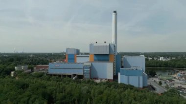 GMVA Niederrhein, Oberhausen şehrinde bulunan ve kamu-özel-ortaklığı (PPP) olarak faaliyet gösteren bir atık yakma tesisidir. 1972 yılında kurulmuş ve ticari atıklardan elektrik ve bölgesel ısınma üretiyor..