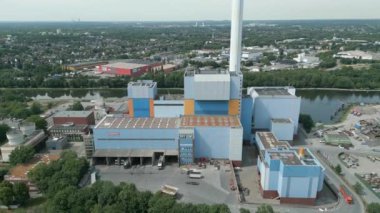 GMVA Niederrhein, Oberhausen şehrinde bulunan ve kamu-özel-ortaklığı (PPP) olarak faaliyet gösteren bir atık yakma tesisidir. 1972 yılında kurulmuş ve ticari atıklardan elektrik ve bölgesel ısınma üretiyor..