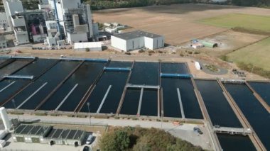 EGK Krefeld, Krefeld kenti için atık ve kanalizasyon atıklarından elektrik ve bölge ısıtma üreten bir atık yakma tesisi ve kanalizasyon arıtma tesisidir..