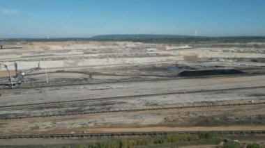 RWE Power AG 'ın Inden açık maden ocağı Inden yakınlarındaki Rhenish linyit madeninde, Eschweiler ve Jlich arasında. Yıllık üretim miktarı 22 milyon ton linyit ve sadece Weisweiler enerji santralini beslemek için kullanılıyor.. 