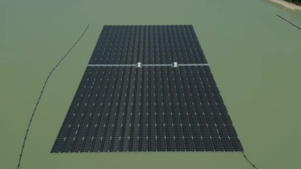 800 Sonnenkollektoren Sind Deutschlands Größter Schwimmender Photovoltaikanlage Nordrhein Westfälischen Haltern — Stockvideo