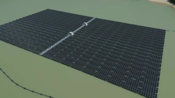 800 Painéis Solares São Combinados Com Maior Sistema Fotovoltaico Flutuante — Vídeo de Stock