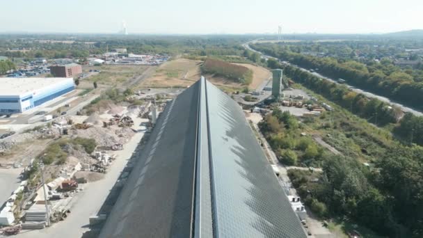 Sonnenkollektoren Auf Dem Dach Einer Produktionshalle Nordrhein Westfalen Die Erneuerbare — Stockvideo