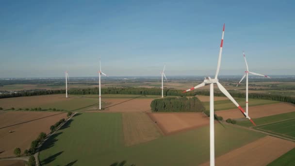 Větrné Turbíny Severním Porýní Vestfálsku Uhelnými Elektrárnami Pozadí — Stock video
